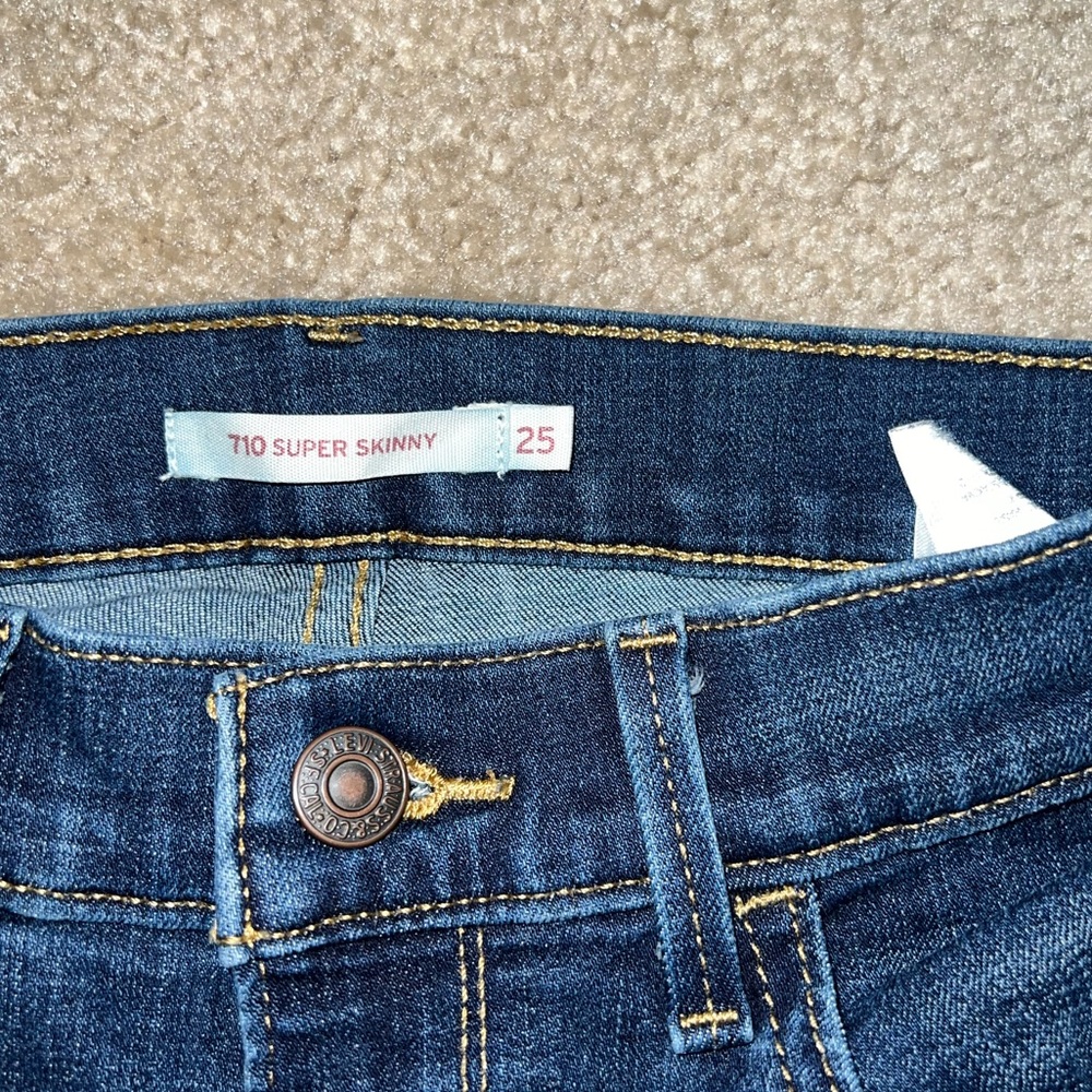 Levi’s Jeans - Picture 5 of 7
